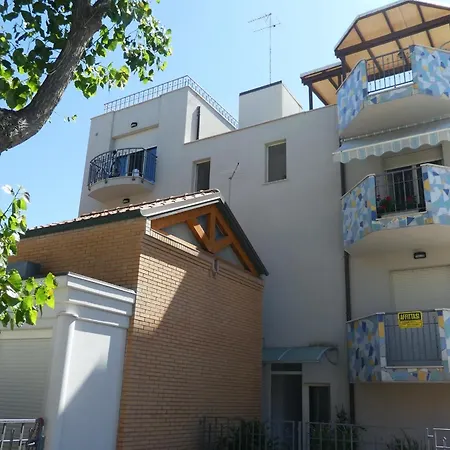 Будинок відпочинку Lilly - Lilly *